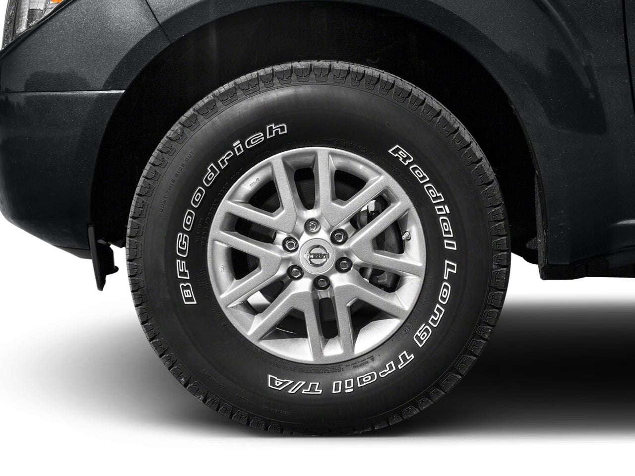 2016 Nissan Frontier SV photo 2