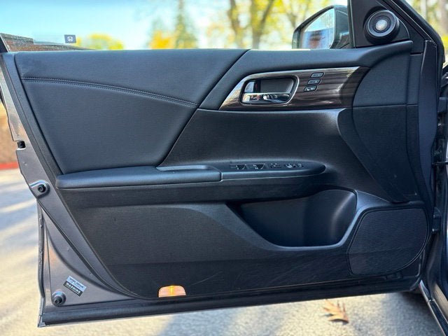 2017 Honda Accord EX-L w/Navigation and Honda Sensing
