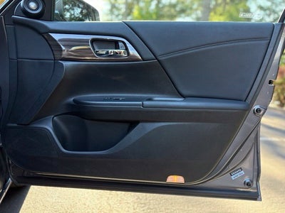 2017 Honda Accord EX-L w/Navigation and Honda Sensing