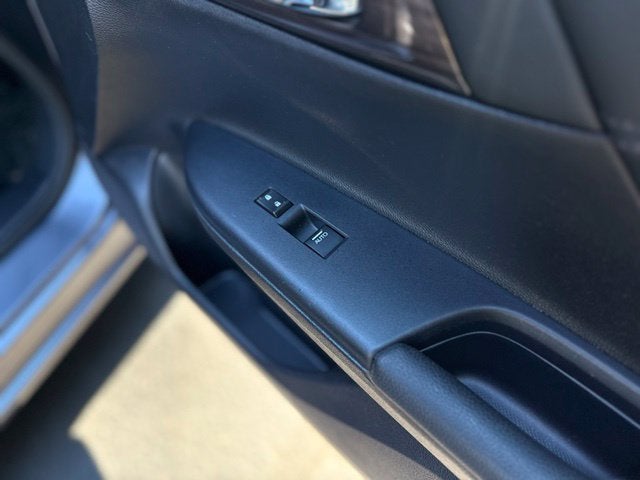 2017 Honda Accord EX-L w/Navigation and Honda Sensing