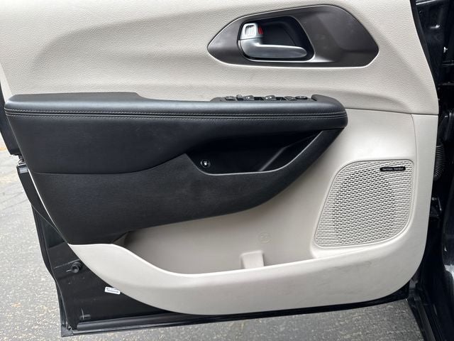 2018 Chrysler Pacifica Hybrid Limited