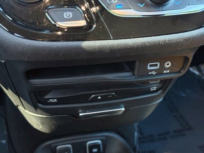 2018 Chrysler Pacifica Hybrid Limited