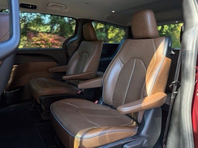 2018 Chrysler Pacifica Hybrid Limited