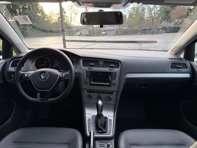 2015 Volkswagen Golf SportWagen S