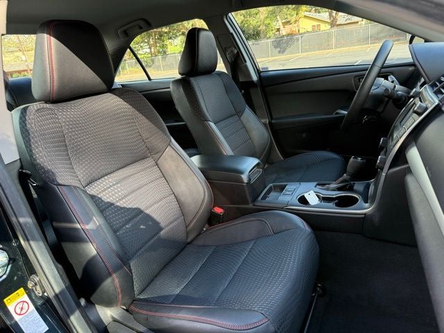 2015 Toyota Camry Hybrid SE