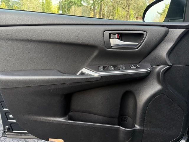 2015 Toyota Camry Hybrid SE