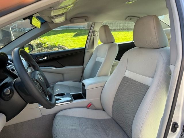 2014 Toyota Camry Hybrid LE