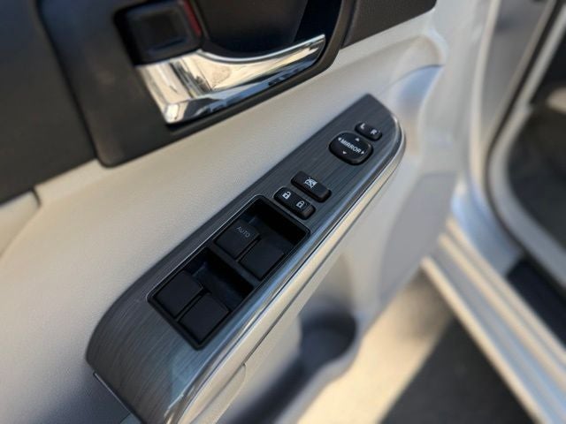 2012 Toyota Camry Hybrid XLE