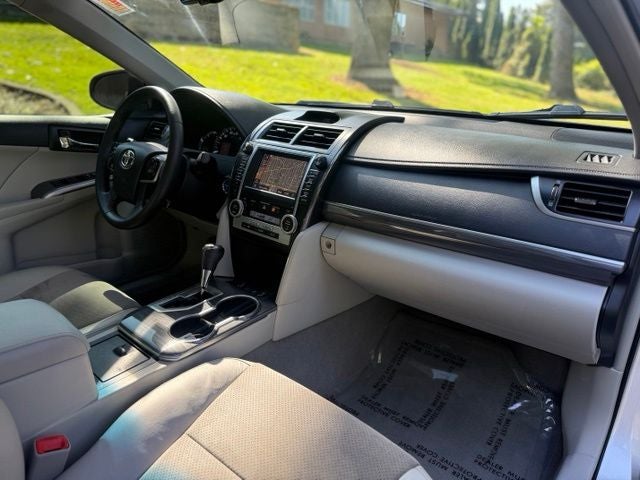 2012 Toyota Camry Hybrid XLE