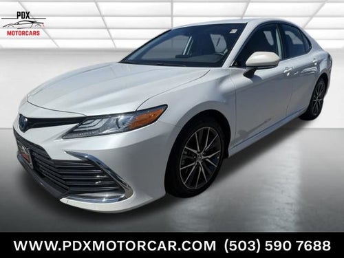 2022 Toyota Camry Hybrid XLE