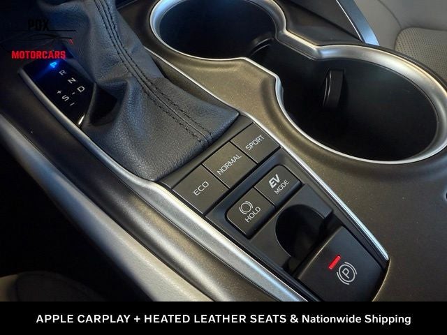 2022 Toyota Camry Hybrid XLE