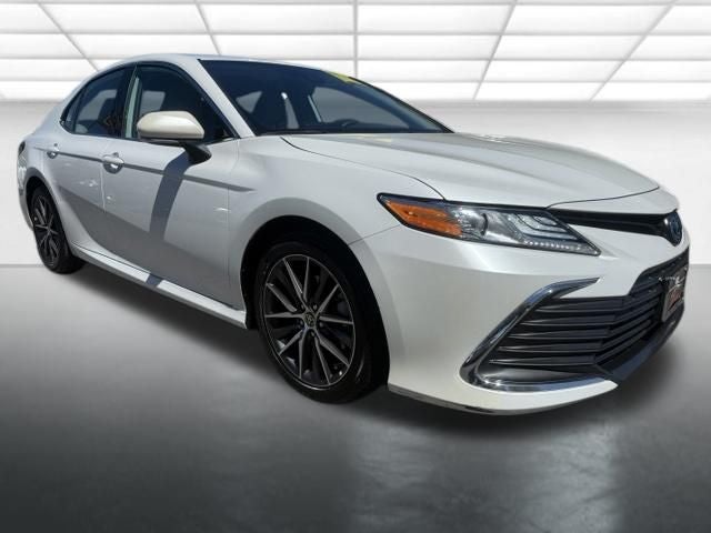 2022 Toyota Camry Hybrid XLE