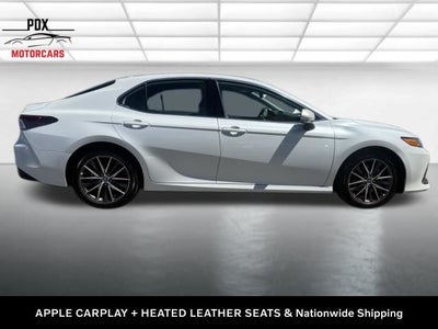 2022 Toyota Camry Hybrid XLE