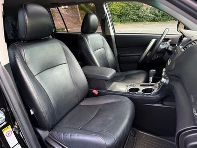 2012 Toyota Highlander SE