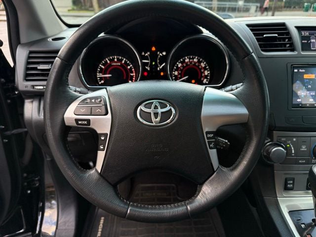 2012 Toyota Highlander SE