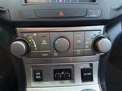 2012 Toyota Highlander SE