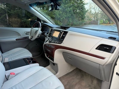 2014 Toyota Sienna Limited 7 Passenger