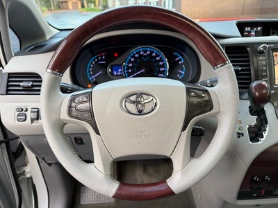 2014 Toyota Sienna Limited 7 Passenger