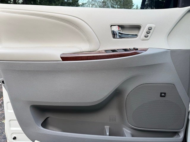 2014 Toyota Sienna Limited 7 Passenger