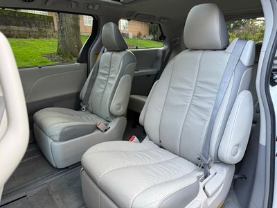 2014 Toyota Sienna Limited 7 Passenger
