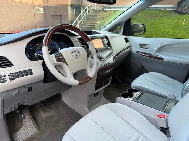 2014 Toyota Sienna Limited 7 Passenger