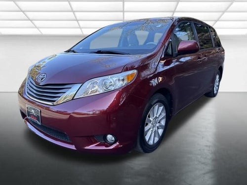 2014 Toyota Sienna XLE 7 Passenger