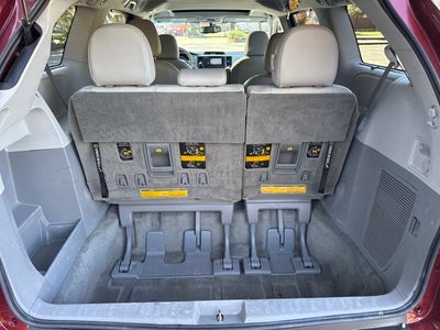 2014 Toyota Sienna XLE 7 Passenger