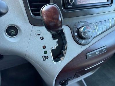 2014 Toyota Sienna XLE 7 Passenger