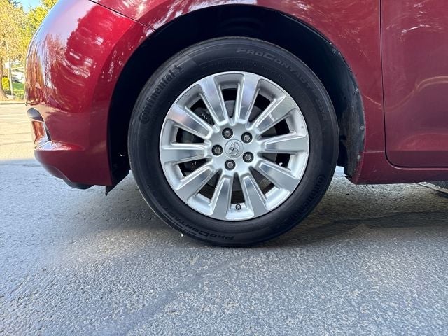 2014 Toyota Sienna XLE 7 Passenger