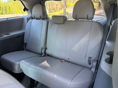 2014 Toyota Sienna XLE 7 Passenger