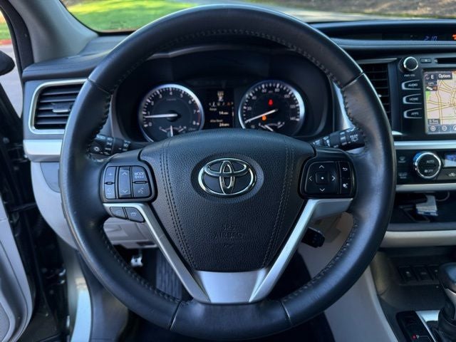 2016 Toyota Highlander XLE V6