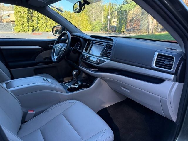 2016 Toyota Highlander XLE V6