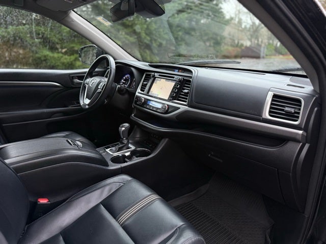 2017 Toyota Highlander SE