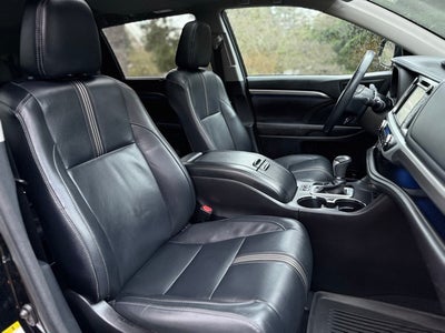 2017 Toyota Highlander SE