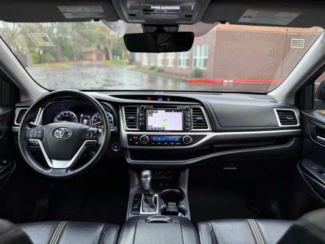 2017 Toyota Highlander SE