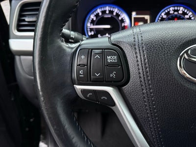 2017 Toyota Highlander SE