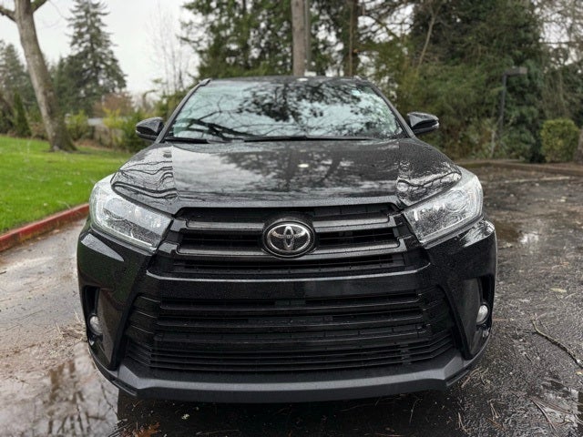 2017 Toyota Highlander SE