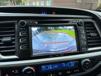 2017 Toyota Highlander SE