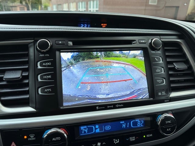 2017 Toyota Highlander SE