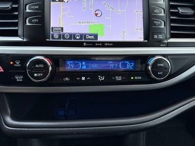 2017 Toyota Highlander SE