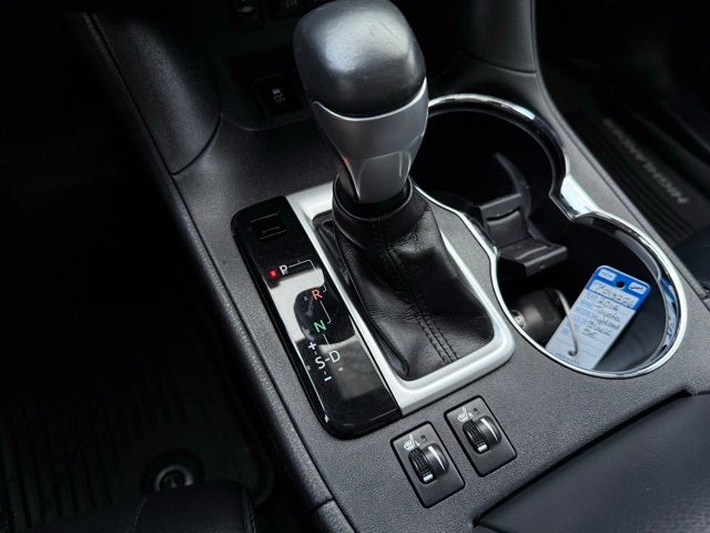 2017 Toyota Highlander SE