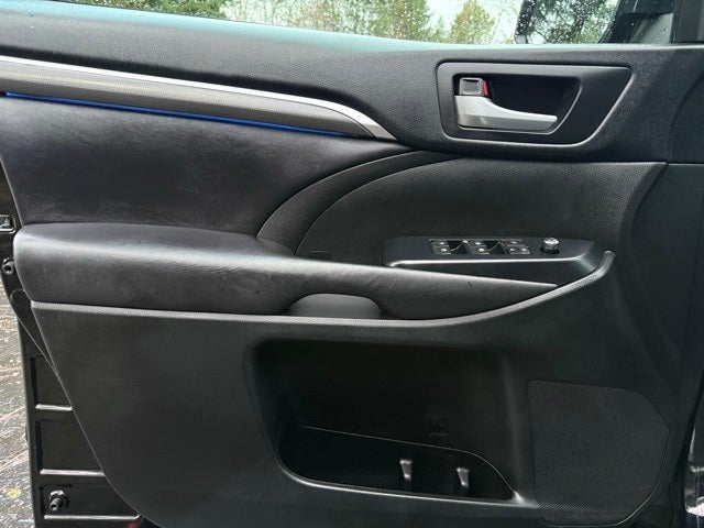 2017 Toyota Highlander SE