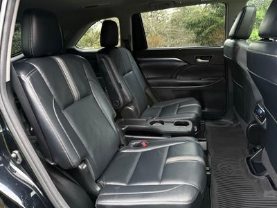 2017 Toyota Highlander SE