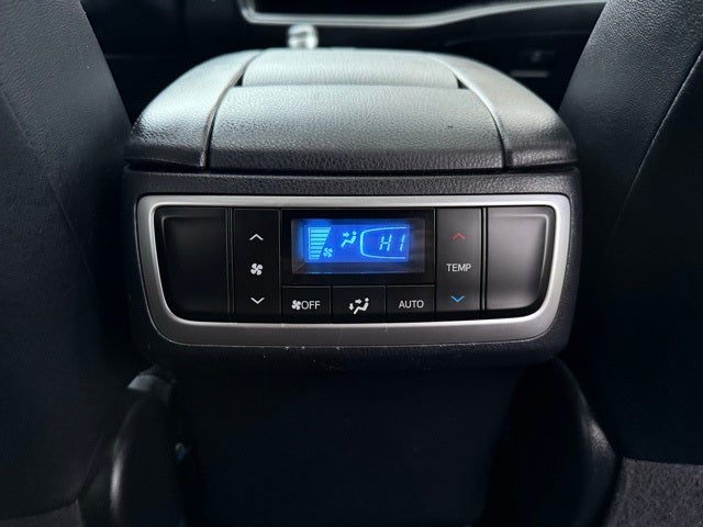 2017 Toyota Highlander SE