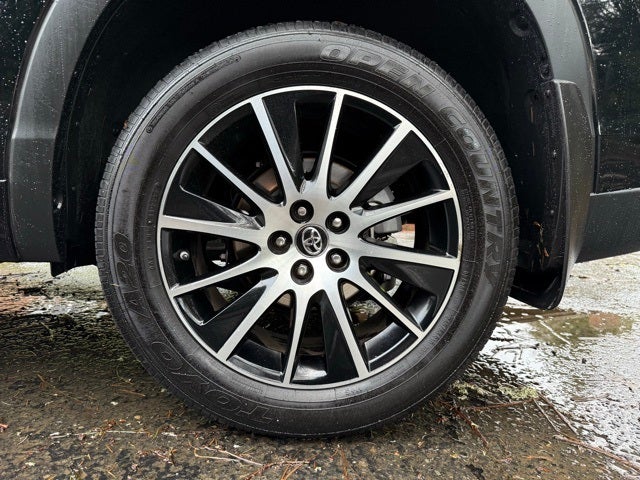 2017 Toyota Highlander SE