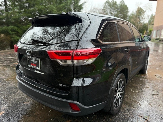 2017 Toyota Highlander SE