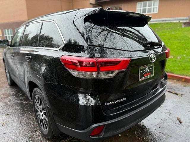2017 Toyota Highlander SE