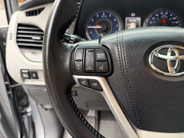 2016 Toyota Sienna Limited 7 Passenger