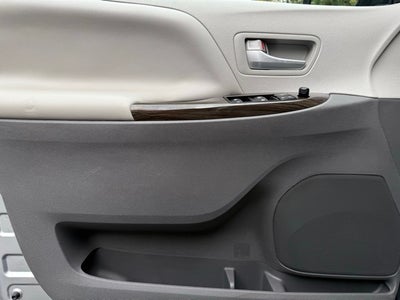 2016 Toyota Sienna Limited 7 Passenger