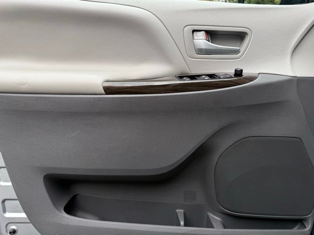 2016 Toyota Sienna Limited 7 Passenger